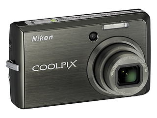 Illustration for article titled Nikon's CoolPix S600, S550, S520, and S210: Slim, Stylish and Plum Purty